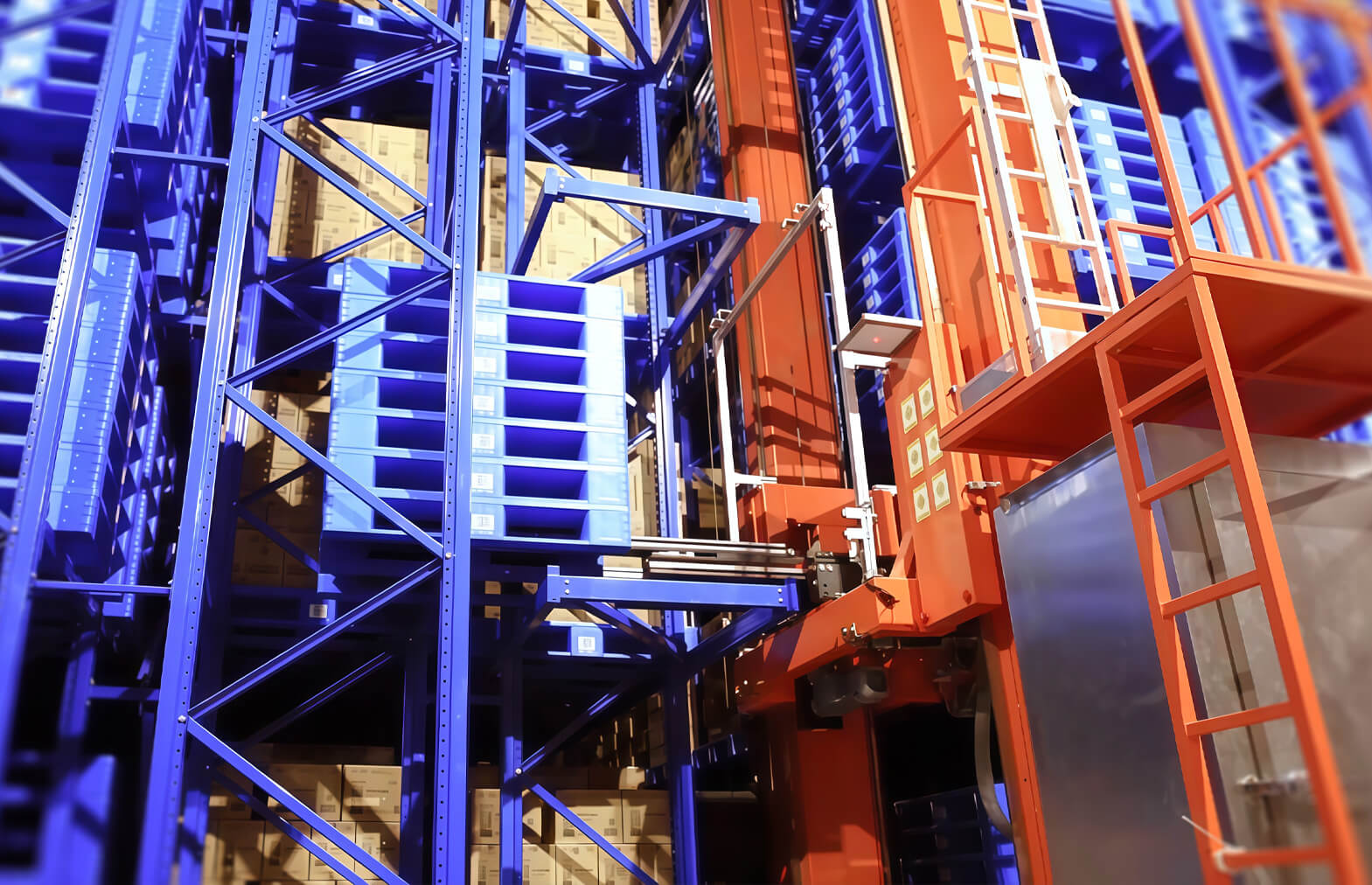 fully-automated-ASRS-stacker-crane-pallet-storage-operation