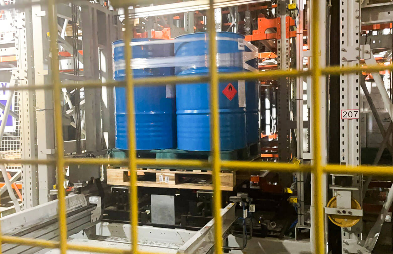 asrs-stacker-crane-chemical-industry-flammable-drum-pallet-handling