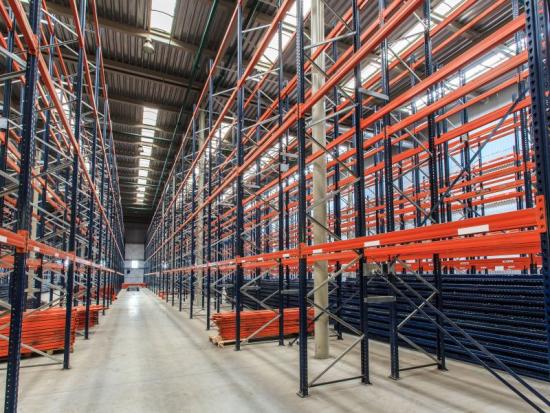 Система хранения стеллажей для промышленных поддонов повышенной грузоподъемности